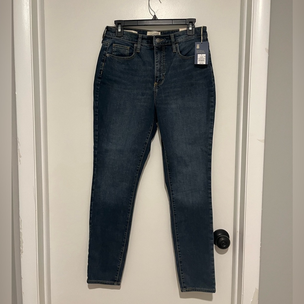 Skinny Jeans! Universal Thread Women’s Size 8 high rise skinny jeans NWT
